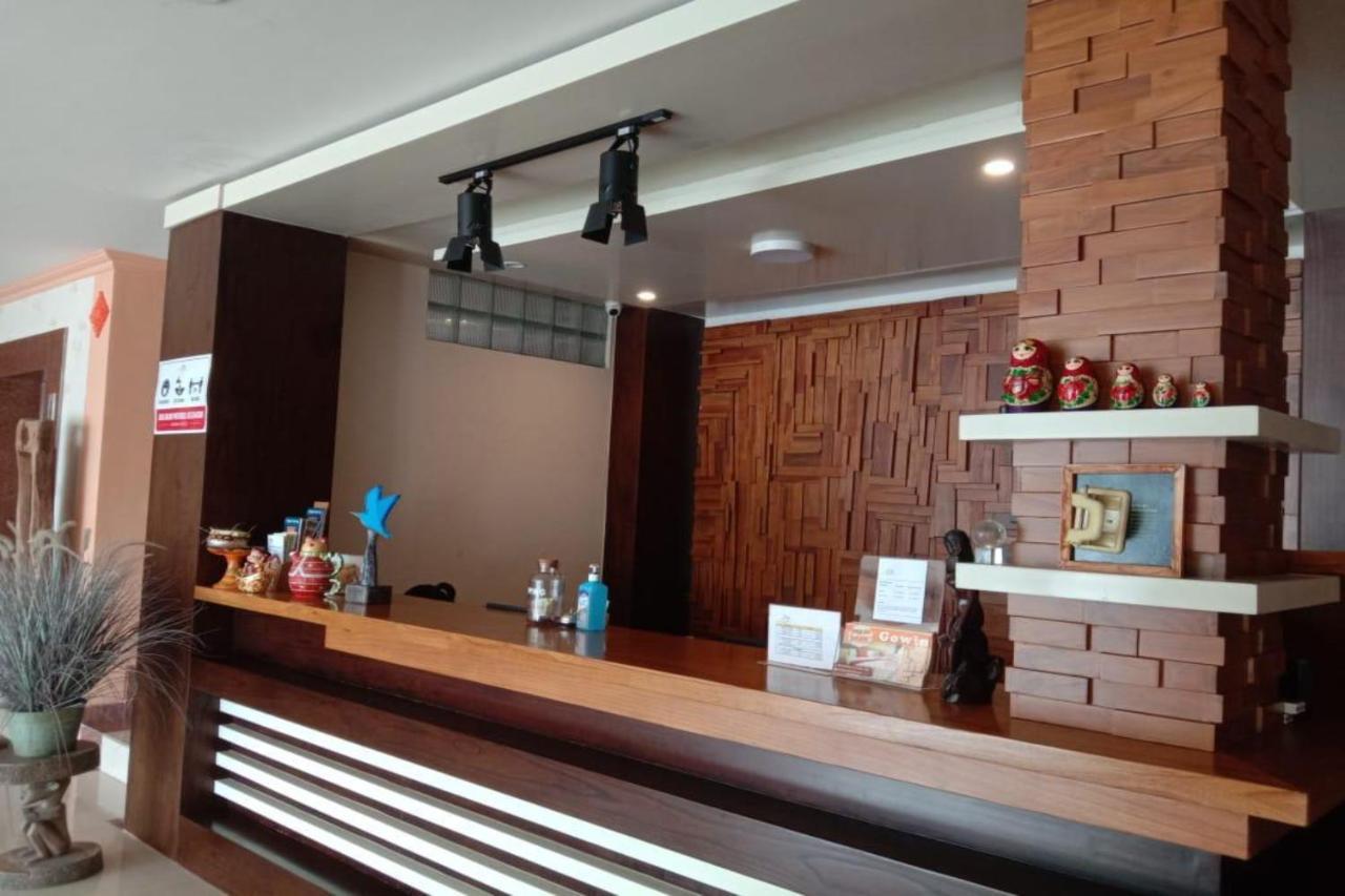 Oyo 90473 Gowin Hotel Kuta Lombok Eksteriør bilde