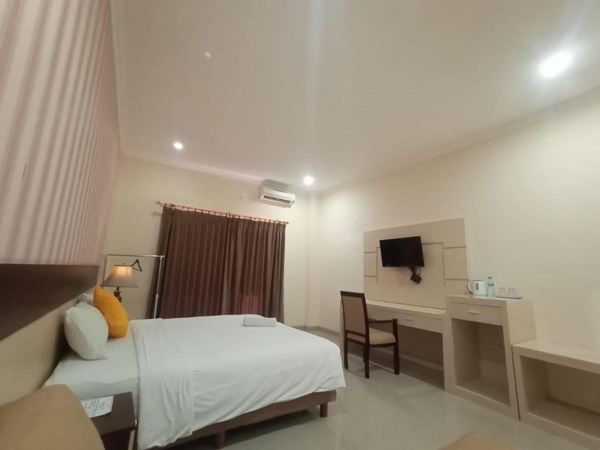 Oyo 90473 Gowin Hotel Kuta Lombok Eksteriør bilde