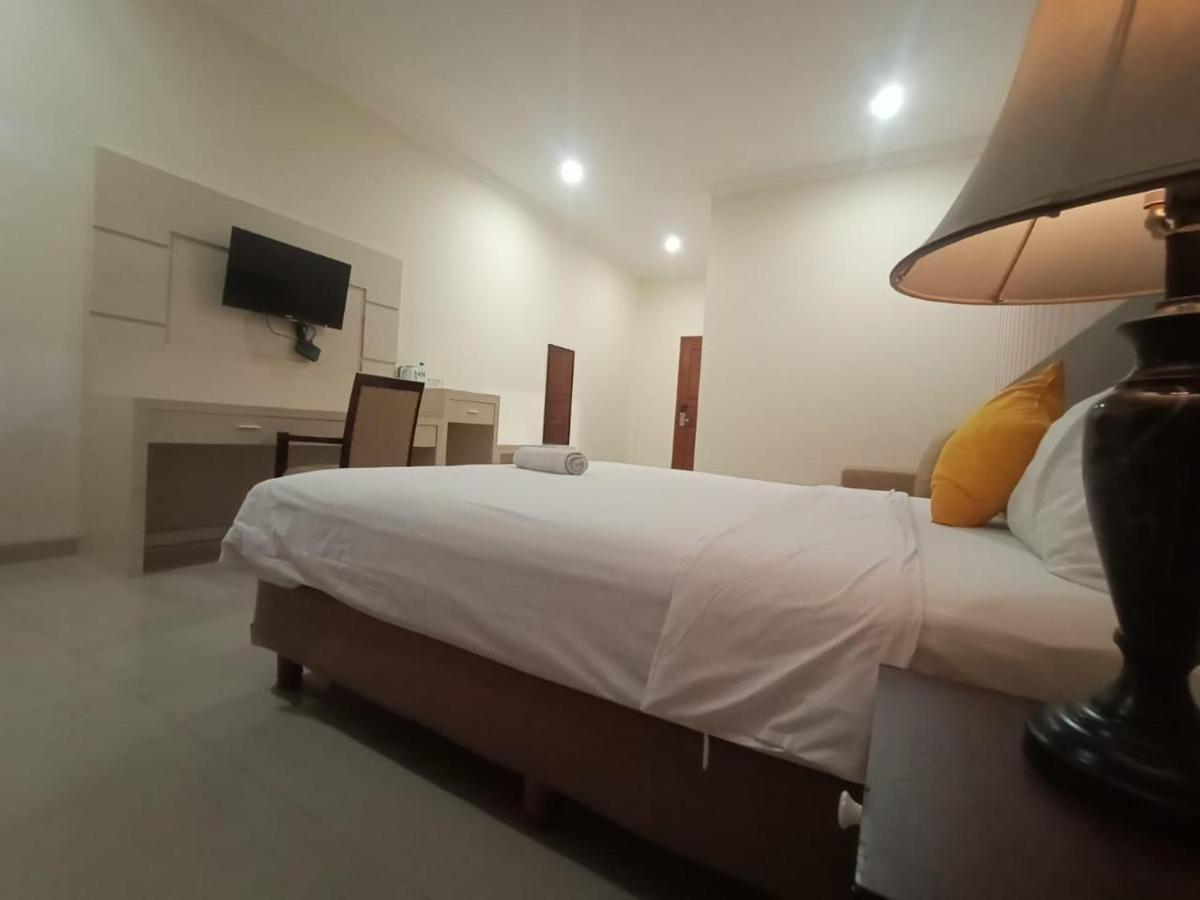 Oyo 90473 Gowin Hotel Kuta Lombok Eksteriør bilde