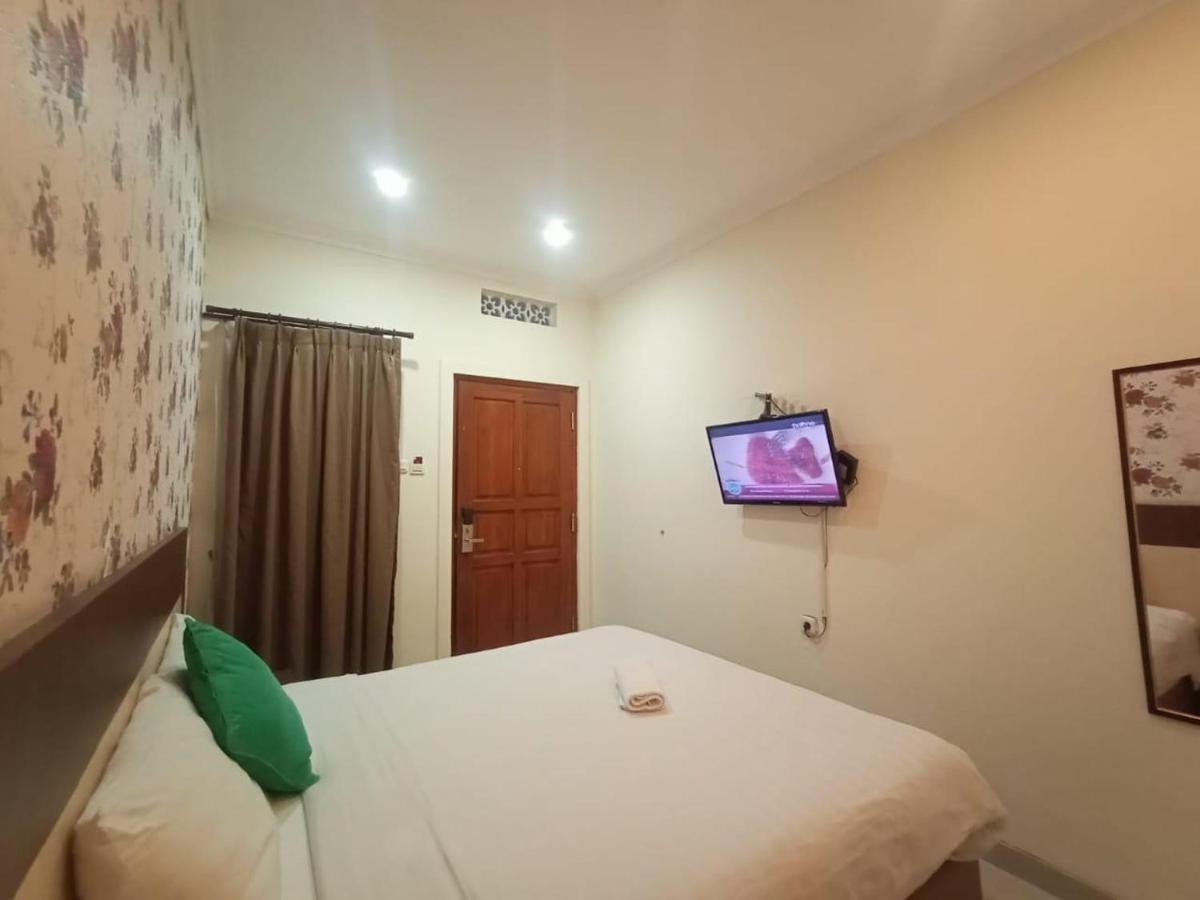 Oyo 90473 Gowin Hotel Kuta Lombok Eksteriør bilde