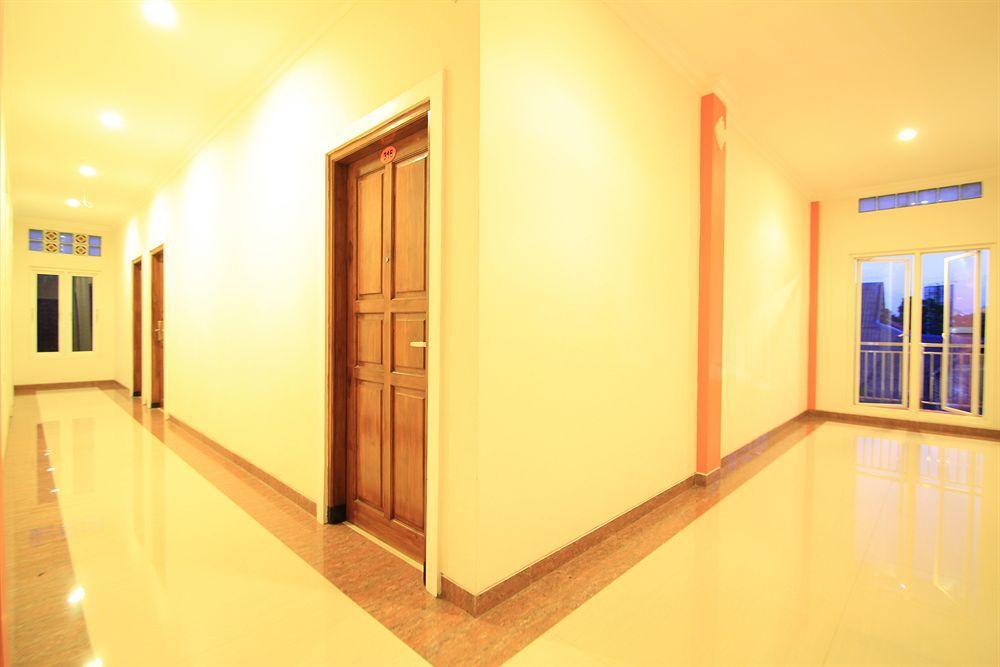 Oyo 90473 Gowin Hotel Kuta Lombok Eksteriør bilde