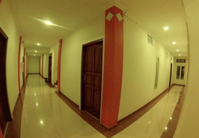 Oyo 90473 Gowin Hotel Kuta Lombok Eksteriør bilde