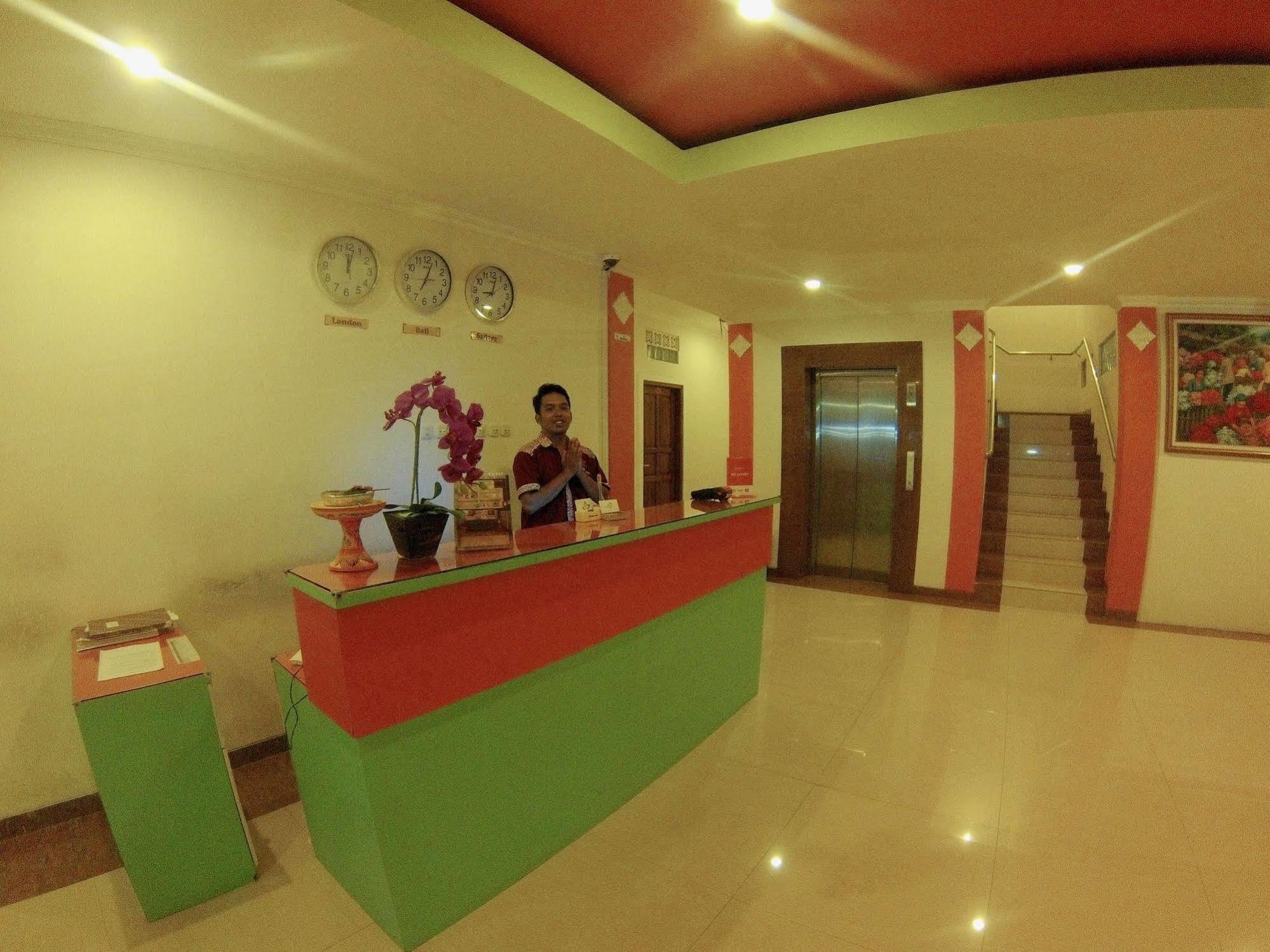 Oyo 90473 Gowin Hotel Kuta Lombok Eksteriør bilde
